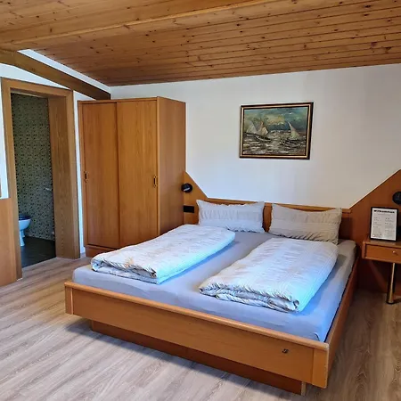 Haus Sprenger شقة